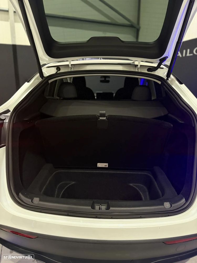 Tesla Model Y Long Range Dual Motor AWD - 35