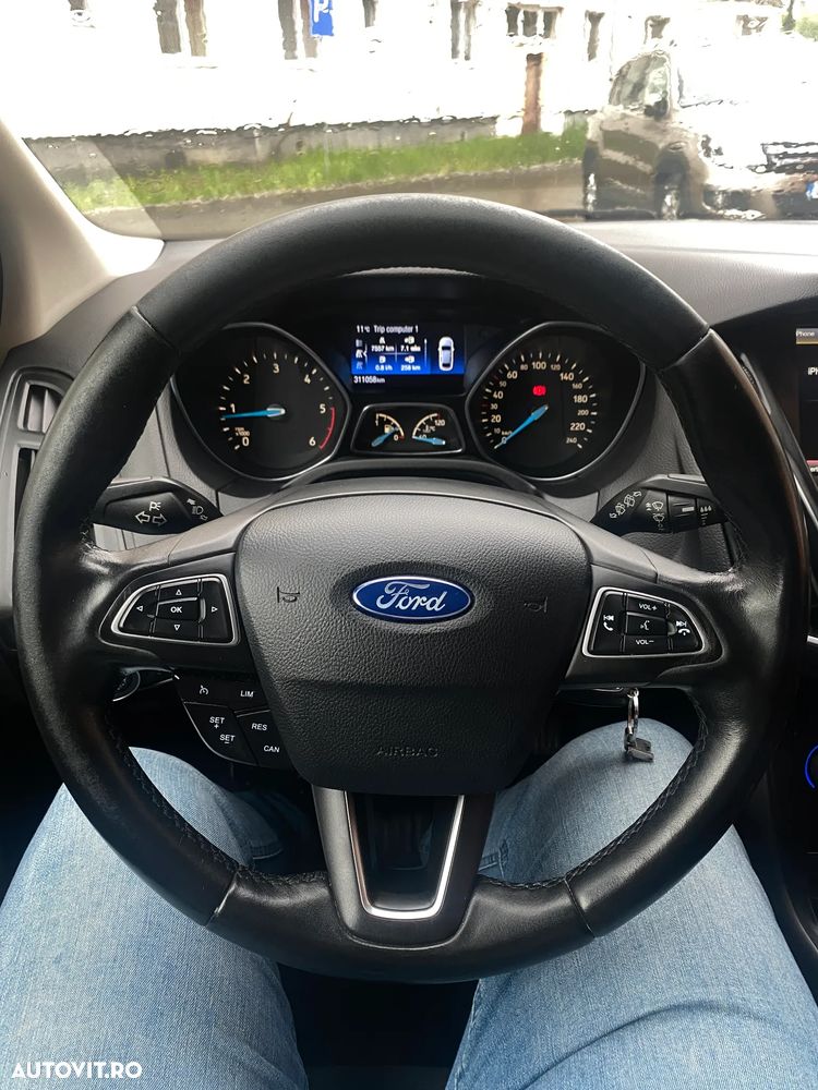 Ford Focus - 24