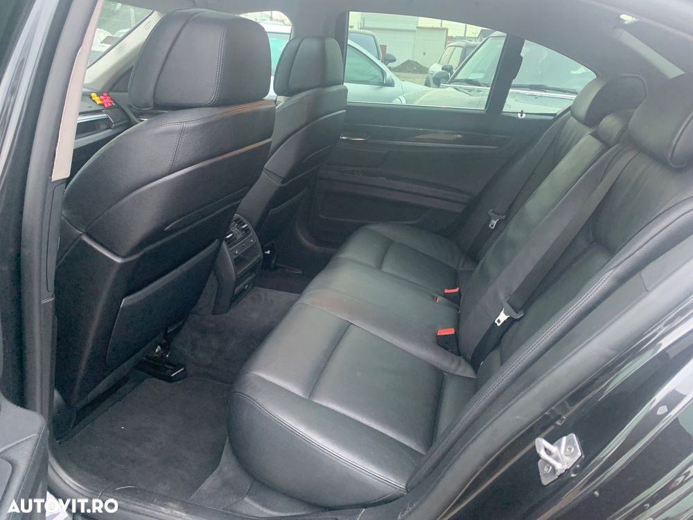 BMW Seria 7 730d xDrive - 24