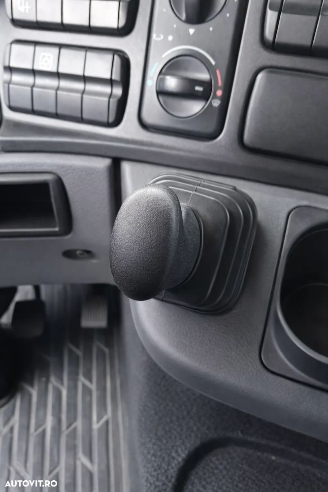 Mercedes-Benz ACTROS - 11