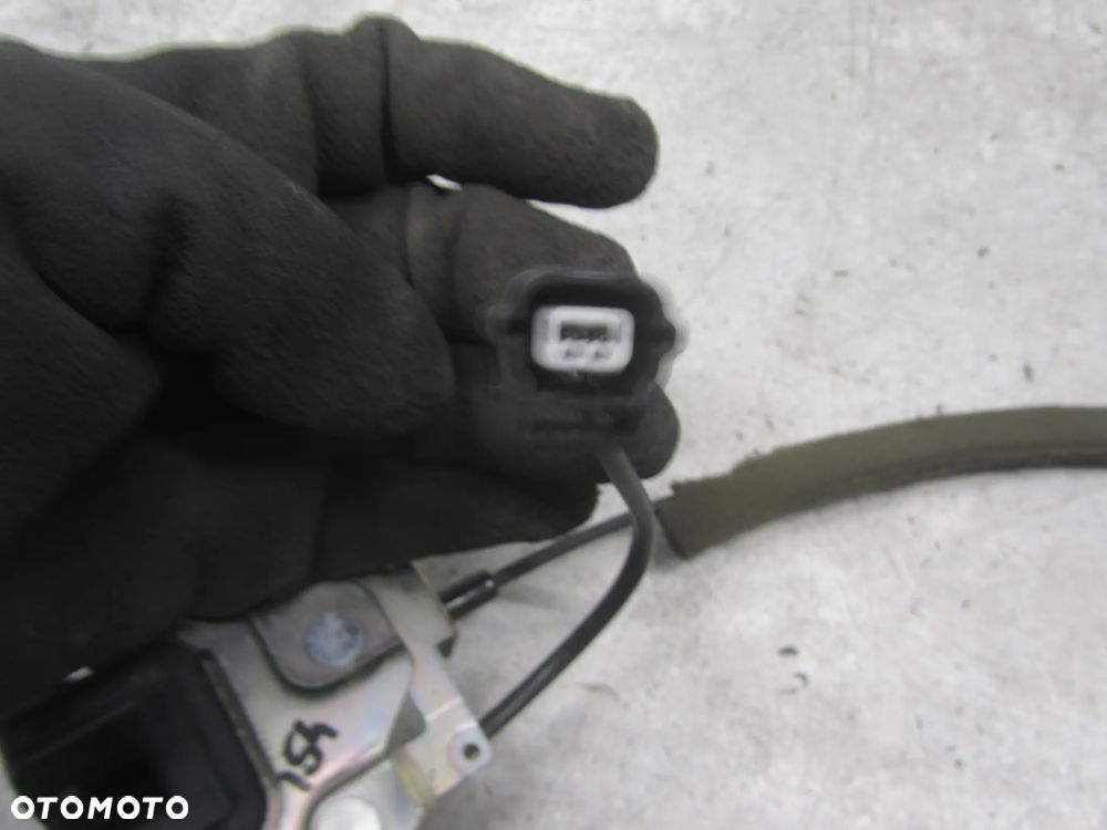 Renault Master III zamek  drzwi prawy bok - 3