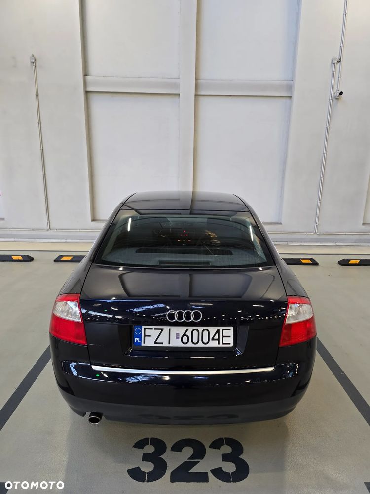 Audi A4 Limousine - 13