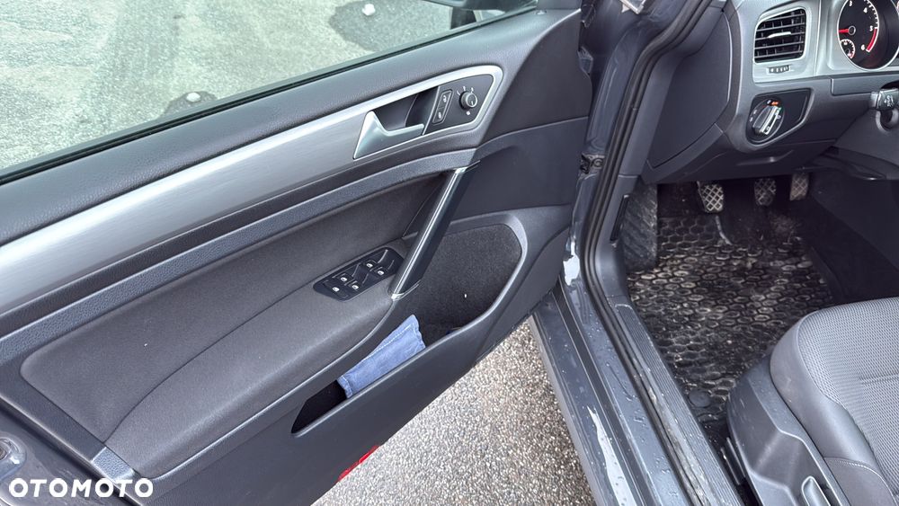 Volkswagen Golf ver-2-0-tdi-bluemotion-technology-comfortline - 8