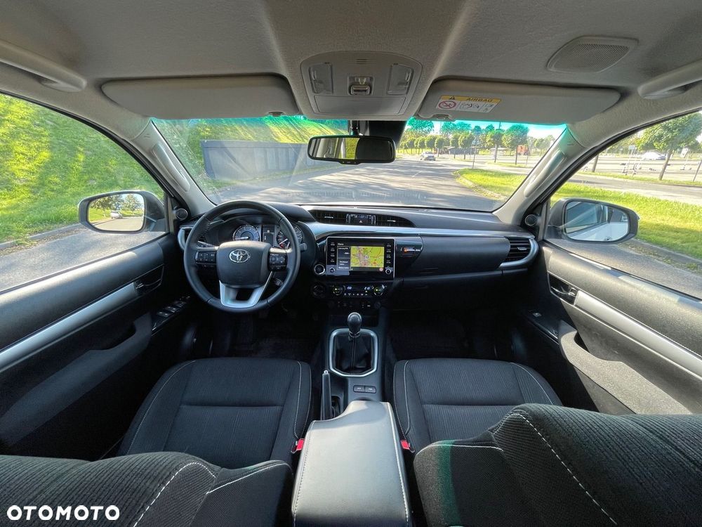 Toyota Hilux 2.8 D-4D Double Cab SR5 4x4 - 26