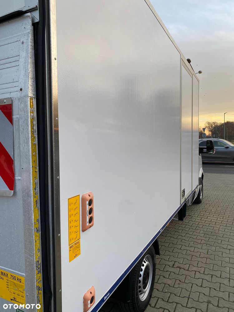 Volkswagen CRAFTER 2,0 TDI 163KM KONTENER 8EP WINDA ZEPRO NISKI PRZEBIEG - 22