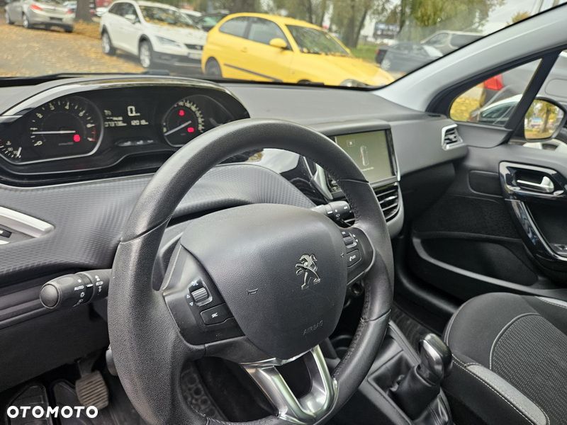 Peugeot 208 - 7