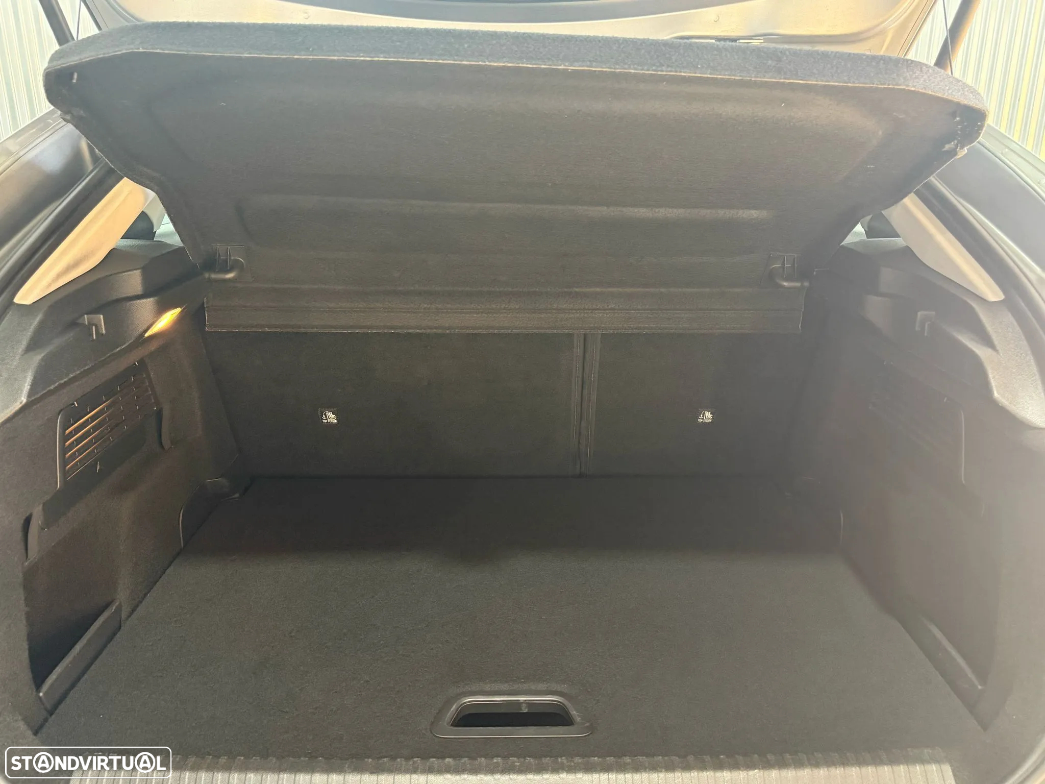 Citroën C4 1.2 PureTech Shine - 33