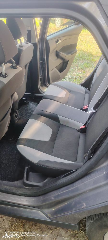 Ford Focus - 8