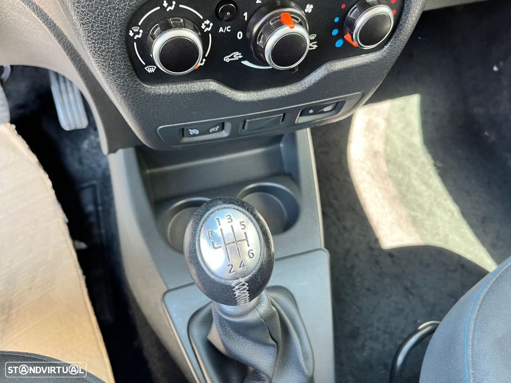 Dacia Lodgy 1.5 Blue dCi Stepway 7L - 8