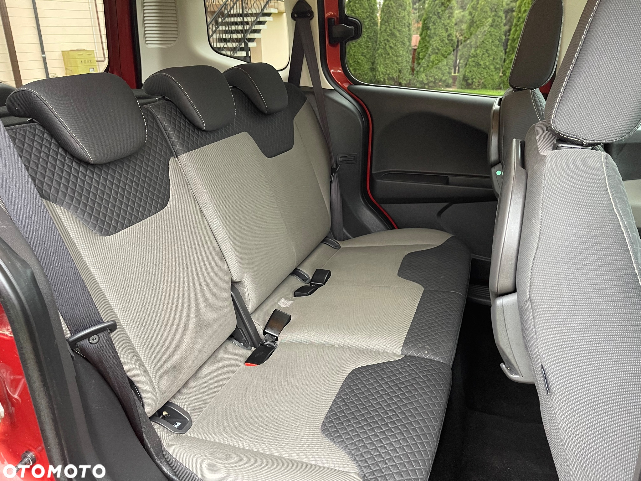 Ford Tourneo Courier 1.0 EcoBoost Sport - 14