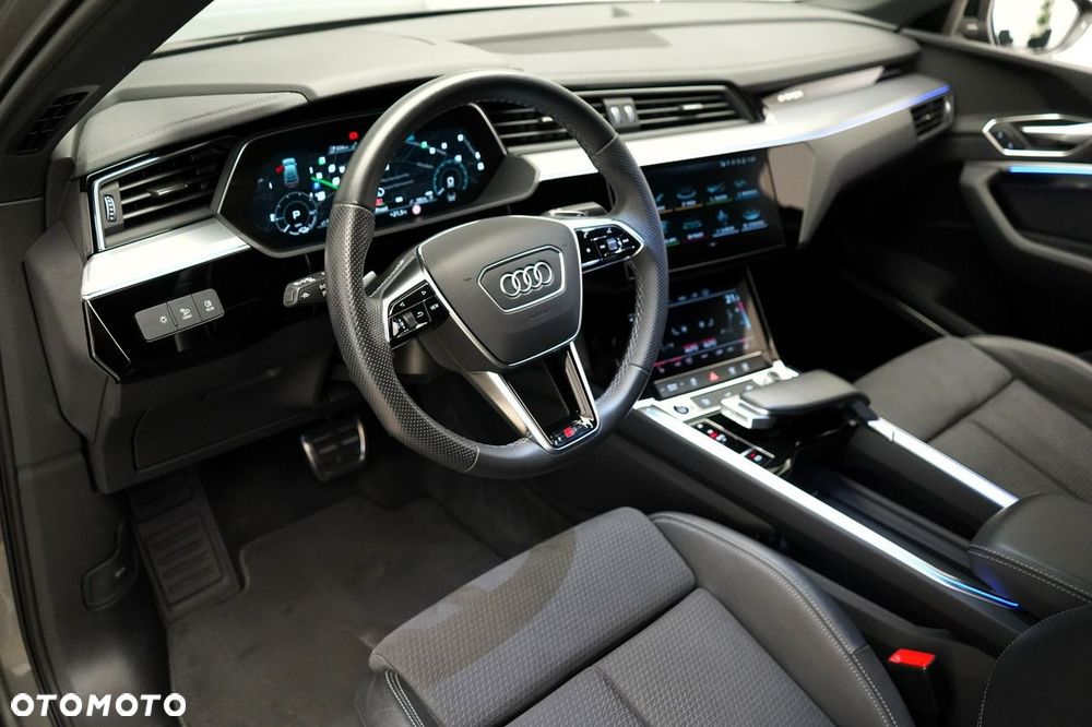 Audi Q8 Sportback e-tron - 23