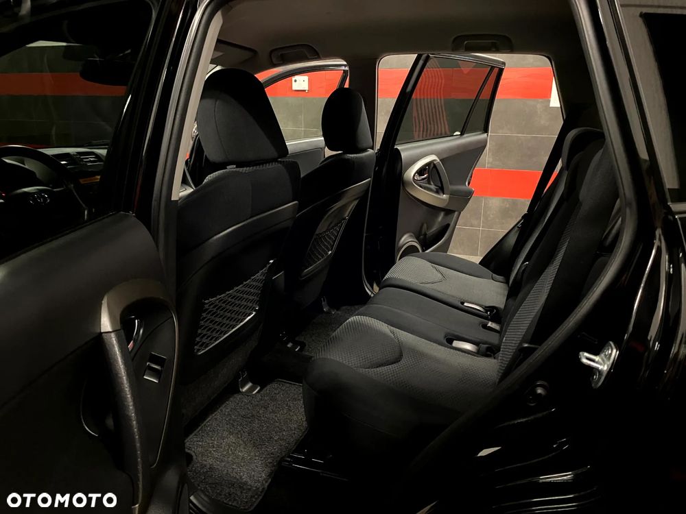 Toyota RAV4 2.0 VVT-i Sol - 19