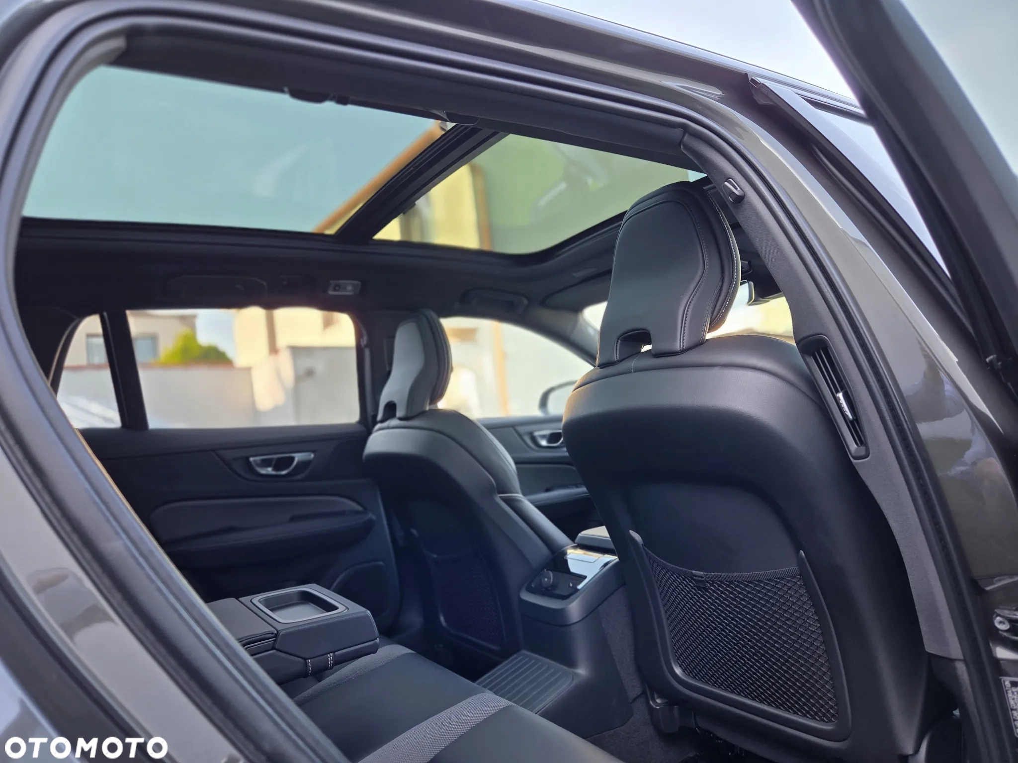 Volvo V60 T6 AWD Recharge Geartronic RDesign - 12