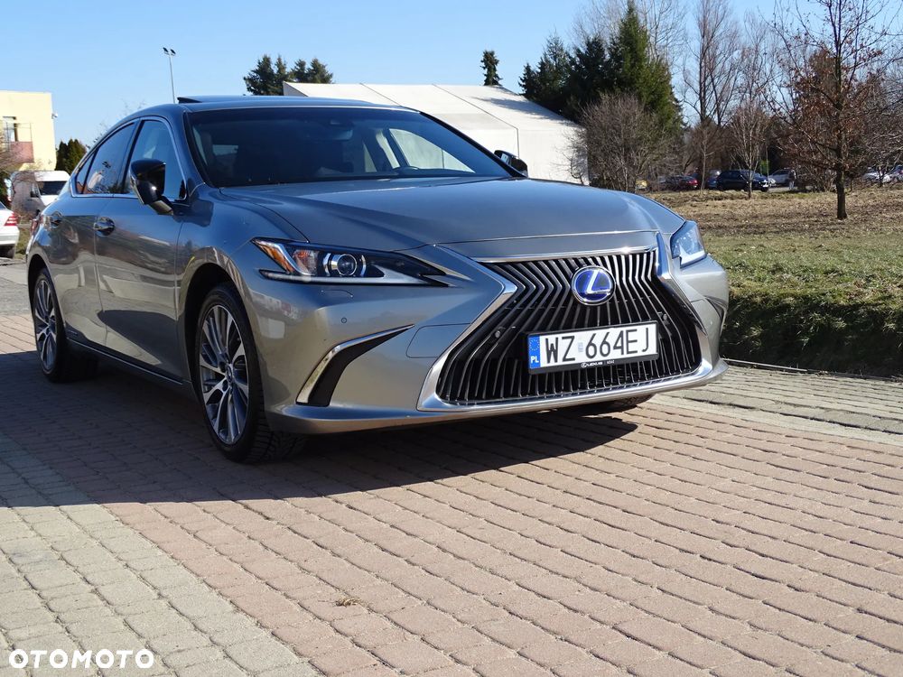 Lexus ES 300h Business Edition + - 24