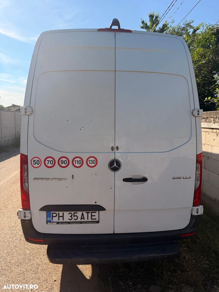 Mercedes-Benz Sprinter - 4