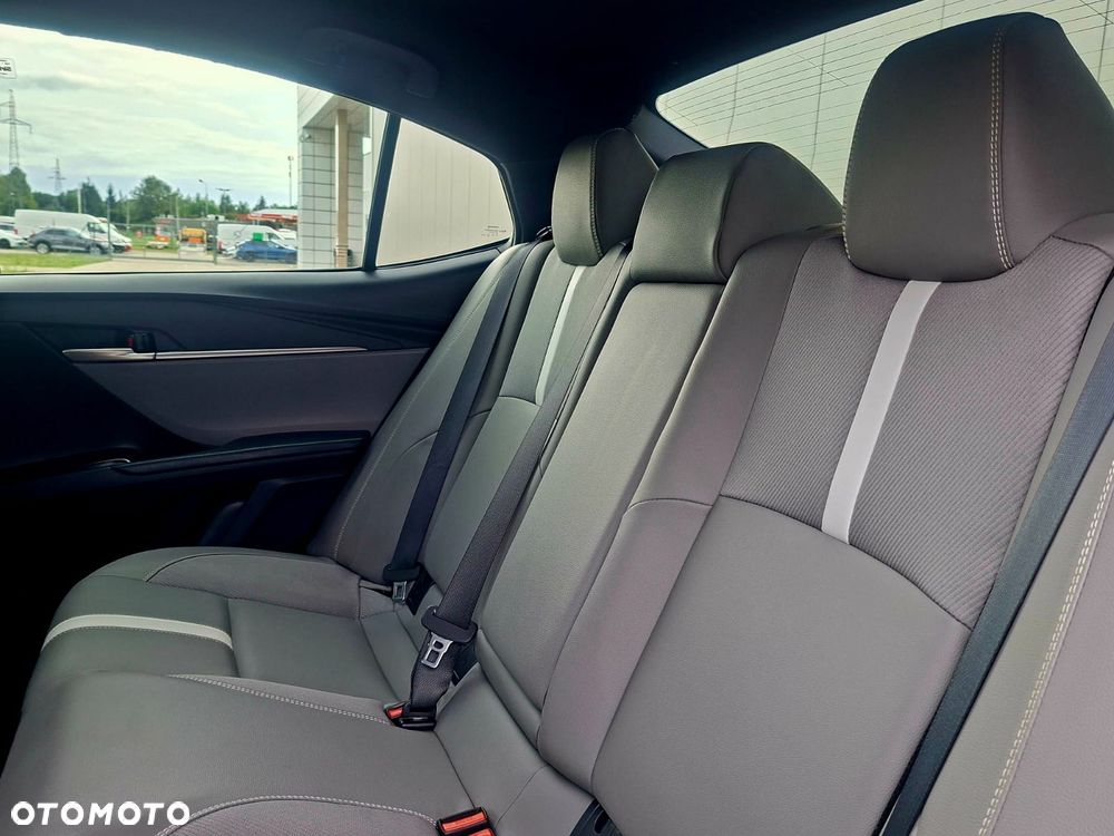 Toyota Camry 2.5 Hybrid Dynamic Force Executive e-CVT - 10