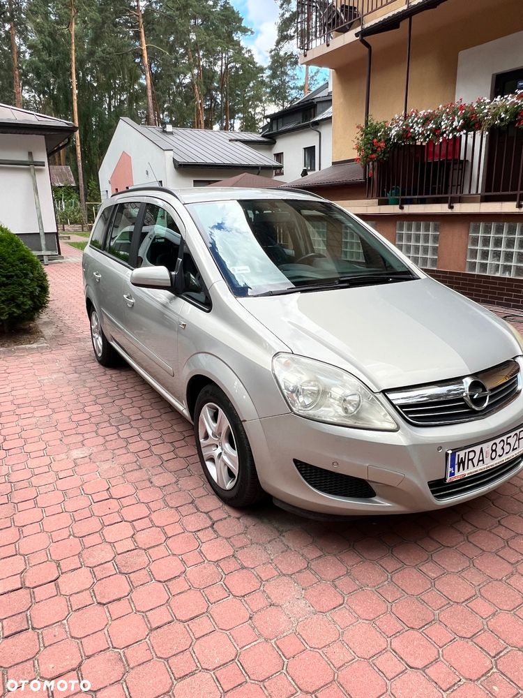 Opel Zafira 1.8 Cosmo - 2