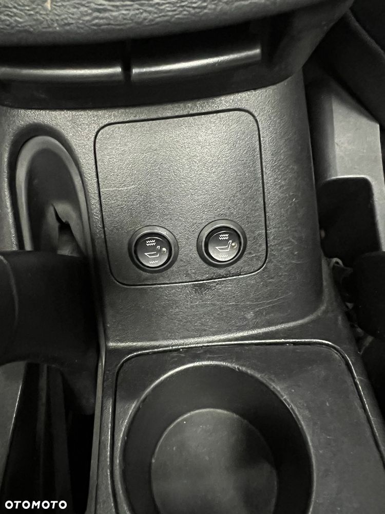 Mitsubishi L200 2.5 DID Instyle Sport - 27