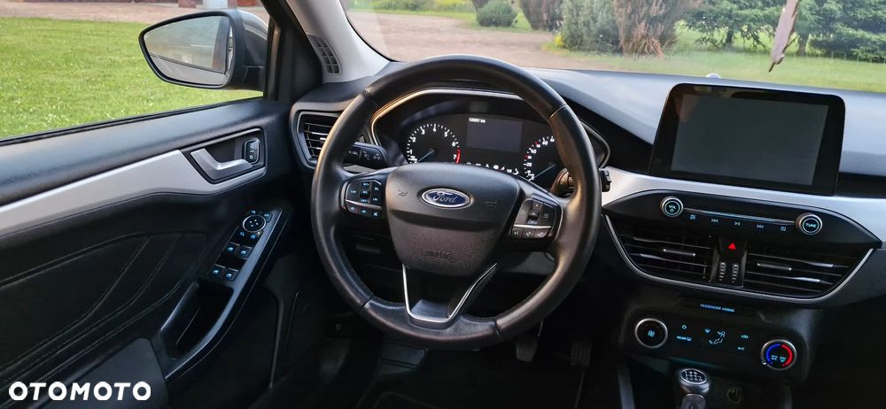 Ford Focus 1.0 EcoBoost Trend Edition Business - 26