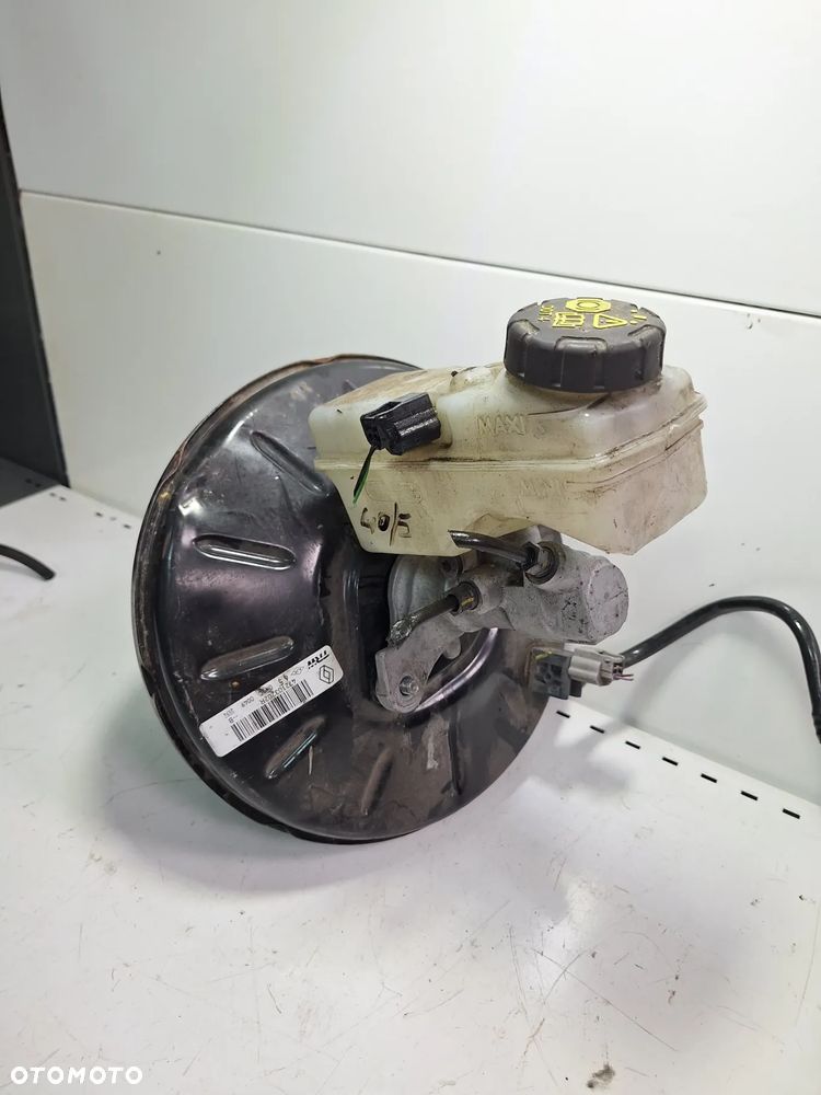 serwo hamulcowe RENAULT CLIO IV 472103202R   (40/5) - 2