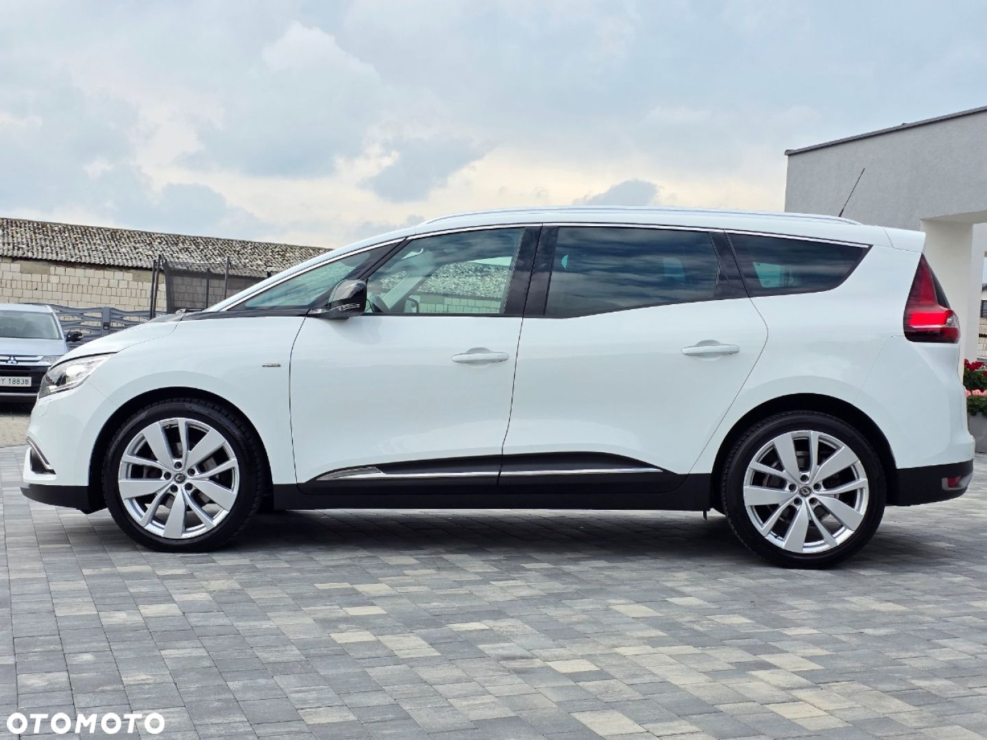Renault Grand Scenic - 3