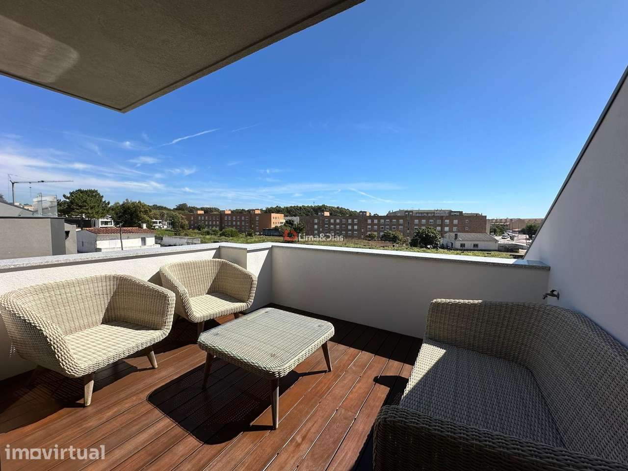 Geminada T3 com piscina, garagem e vista mar (1ª linha de mar) - Grande imagem: 2/39