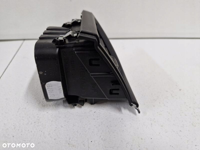 RENAULT TRAFIC III 3 LIFT IV 4 KRATKA NAWIEWU ŚRODKOWA PRAWA PRAWY PRZÓD 687508261R - 3