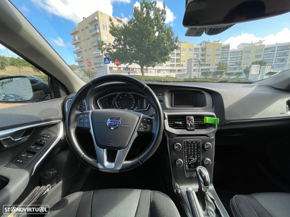 Volvo V40 1.6 D2 Momentum Powershift - 9