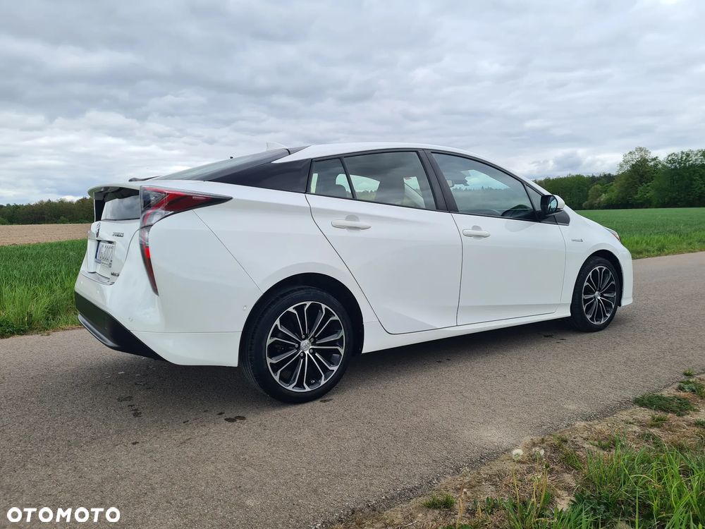 Toyota Prius Hybrid Executive - 5