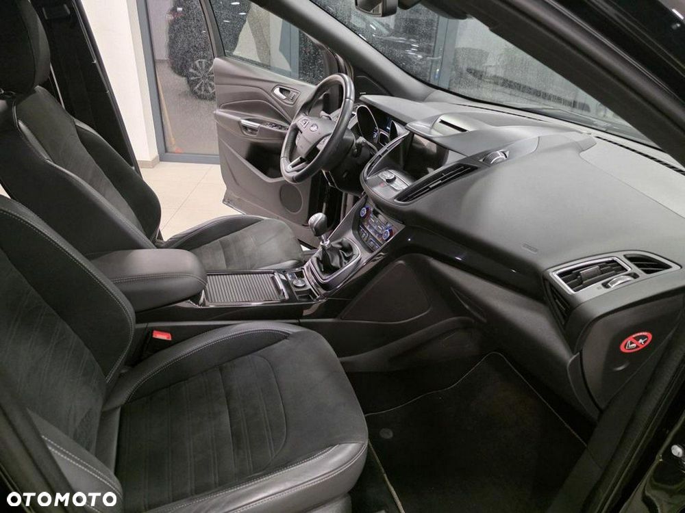 Ford Kuga 2.0 TDCi 4x2 ST-Line - 22