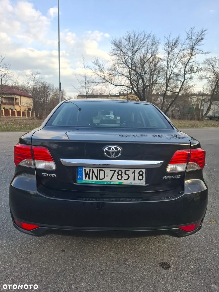 Toyota Avensis 2.0 D-4D Sol - 11