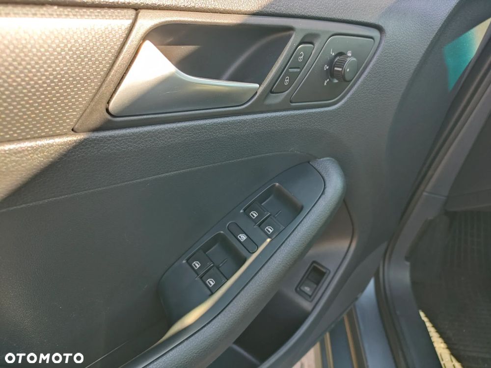 Volkswagen Jetta - 23