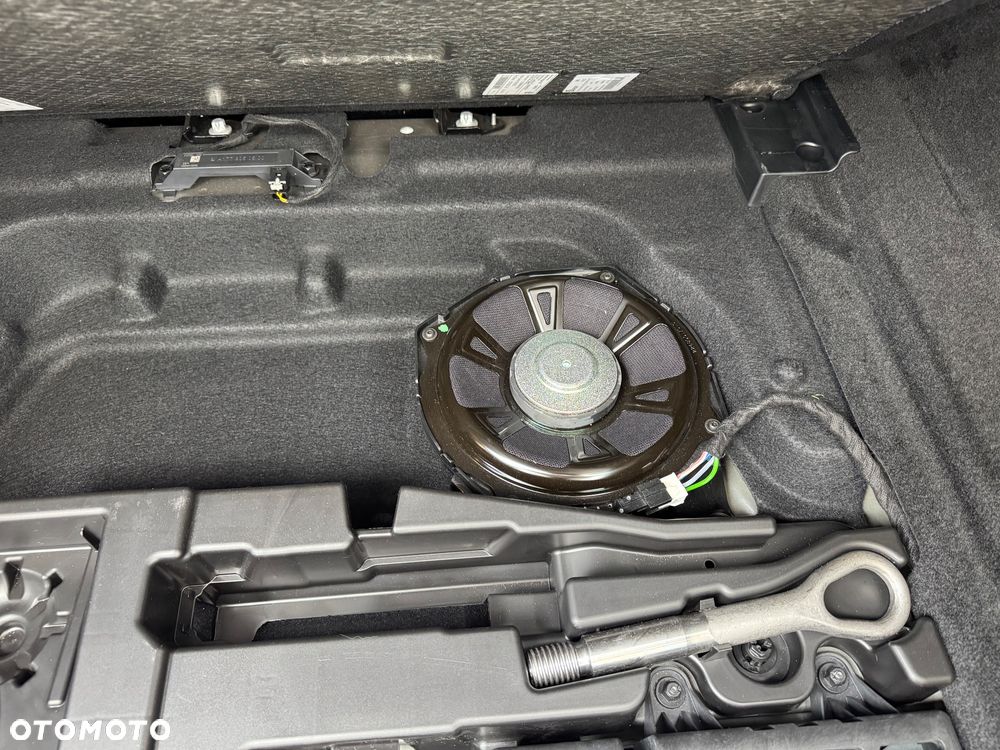 Mercedes-Benz CLA 200 7G-DCT Progressive - 20