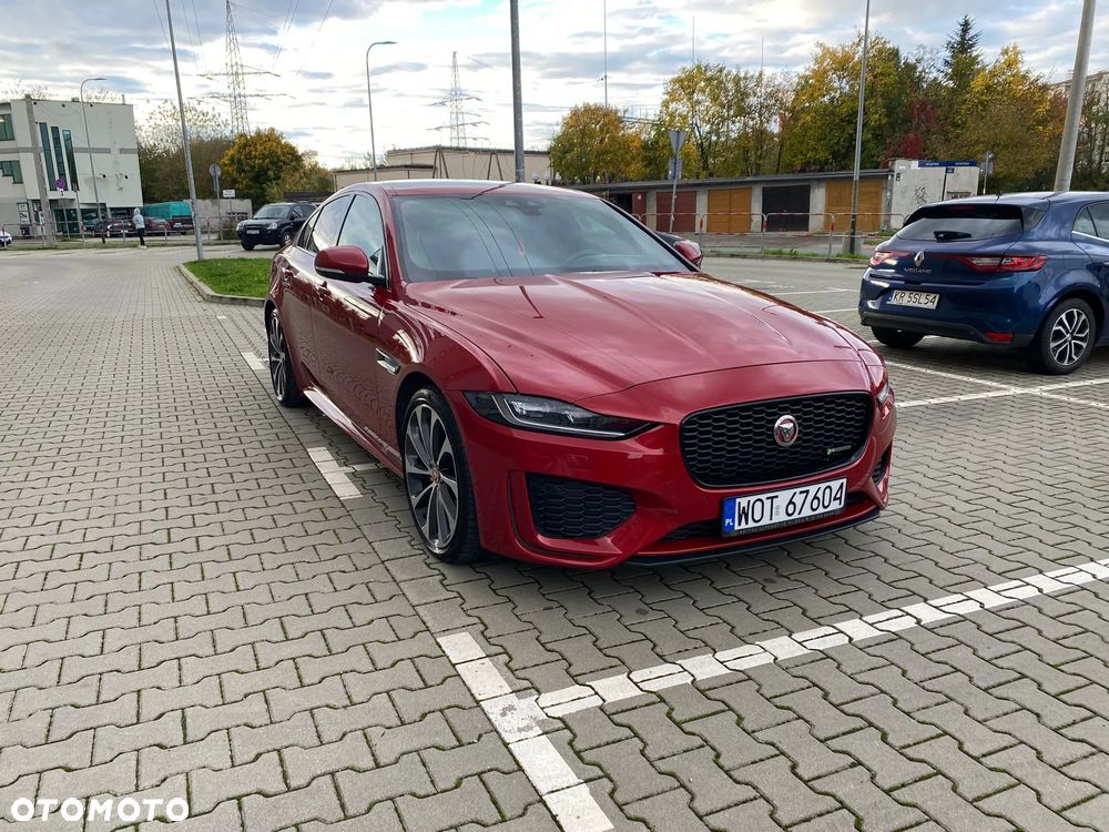 Jaguar XE 2.0 D180 R-Dynamic SE - 11