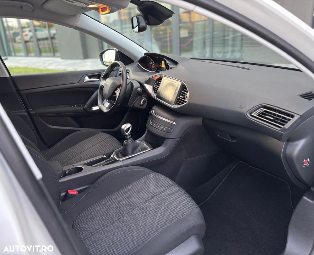 Peugeot 308 BlueHDi FAP 130 Stop & Start Style - 17