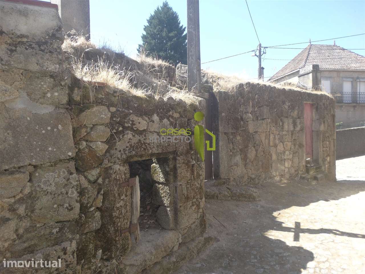 Moradia de Pedra, para reconstrução em Vila Cortês da Serra, Gouveia - Grande imagem: 3/20