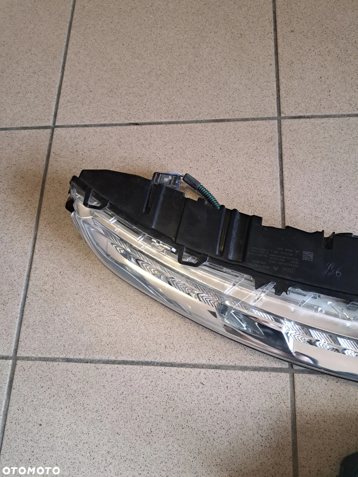 Citroen c4 picasso II lampa led  prawa 9676036480 - 4
