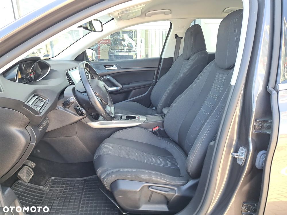Peugeot 308 1.2 PureTech Allure S&S EAT6 - 11