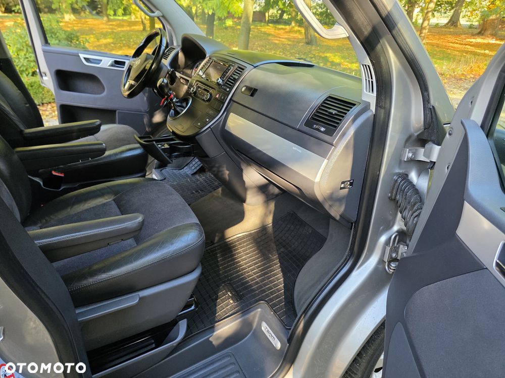 Volkswagen Multivan - 18
