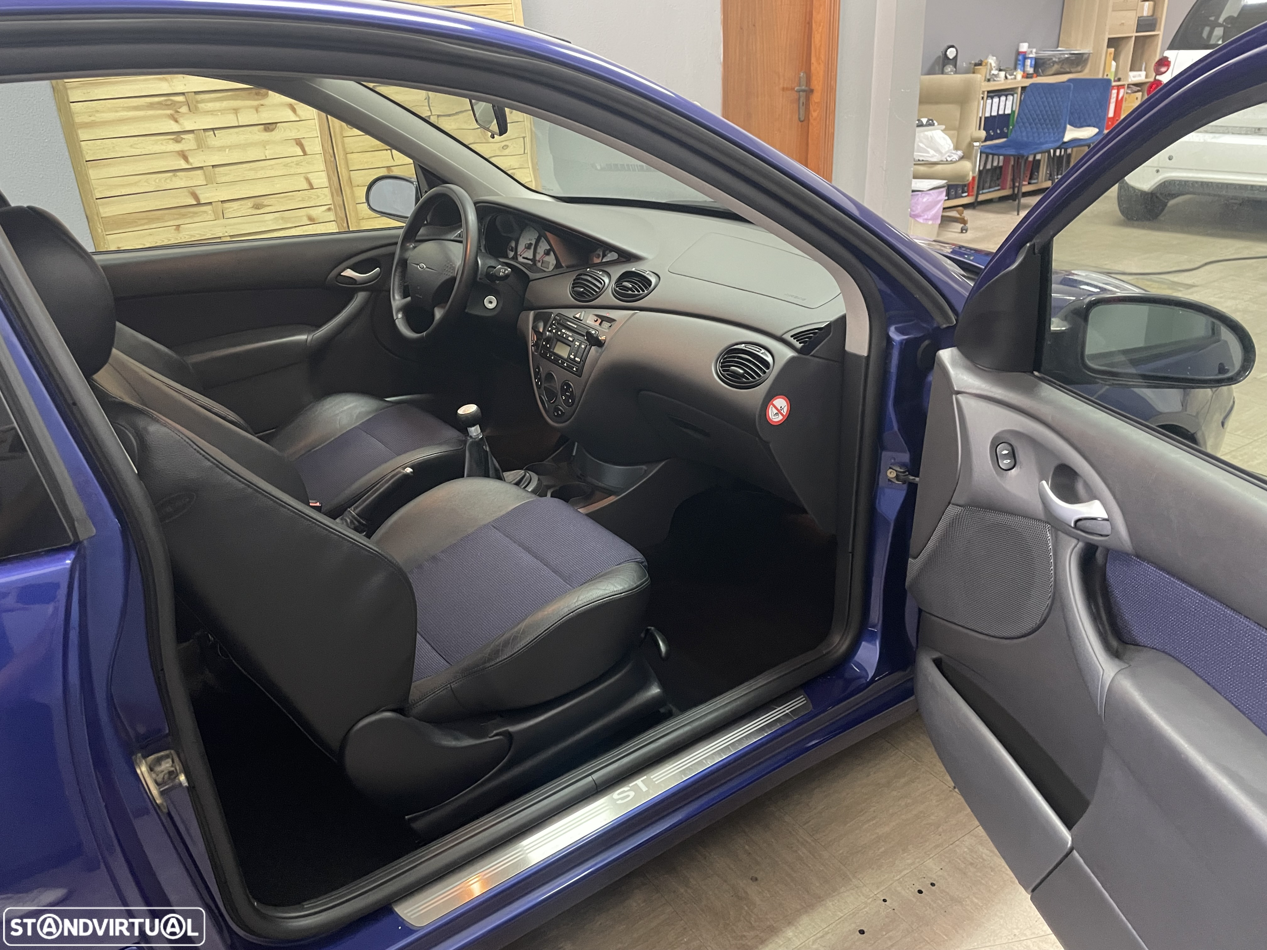Ford Focus 2.0 ST 170 - 16