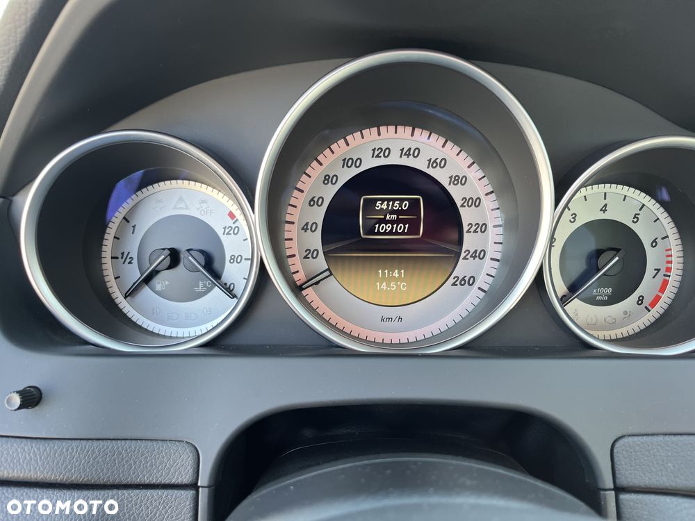 Mercedes-Benz Klasa C 180 CGI BlueEff Avantgarde - 14