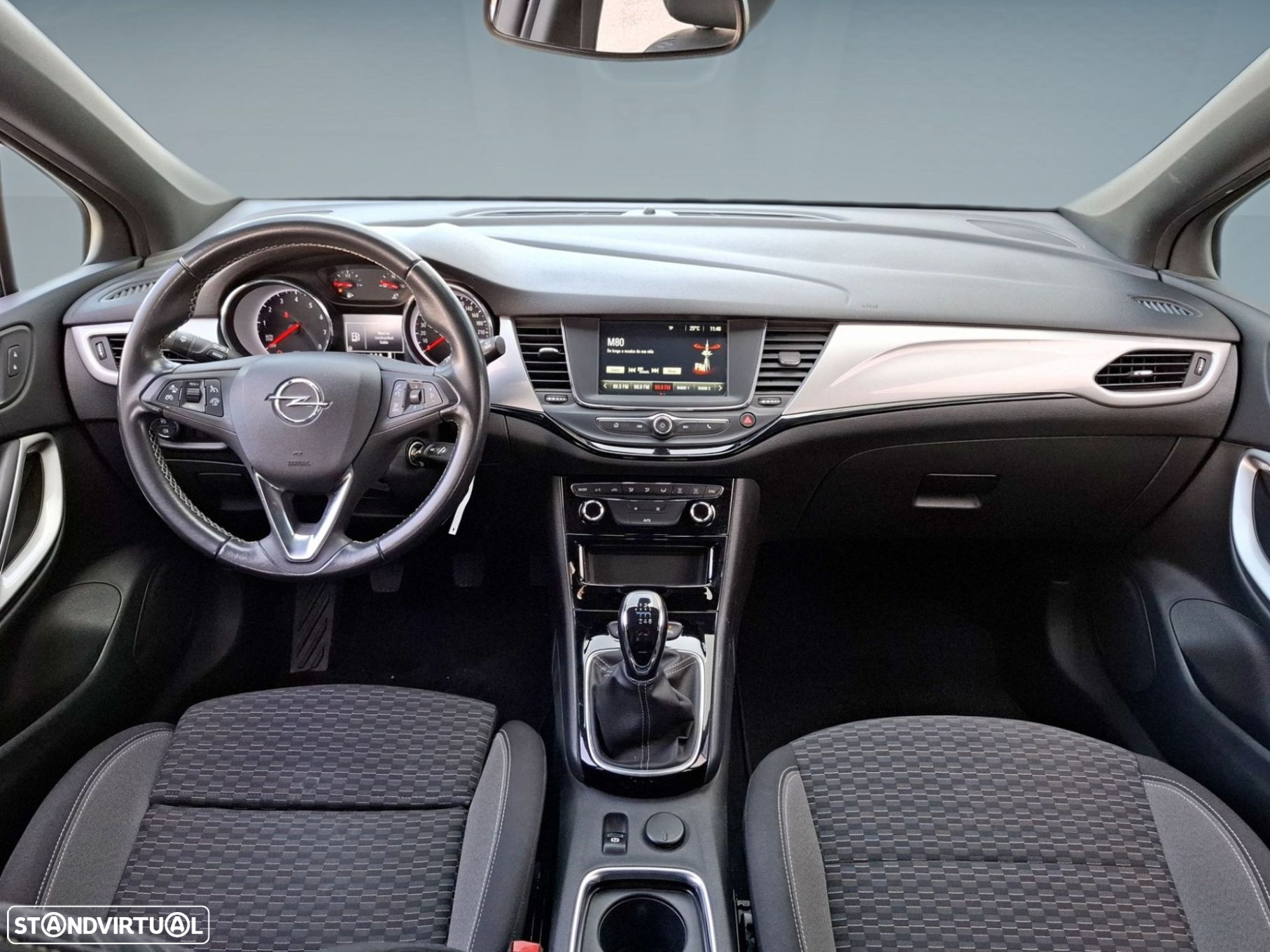 Opel Astra 1.2 T Design & Tech S/S - 10