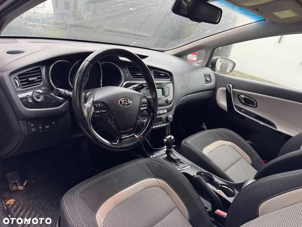 Kia Ceed 1.6 GDI L DCT - 6