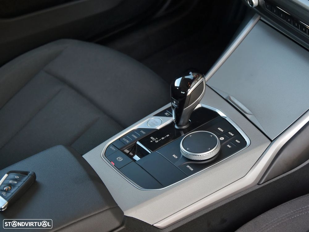 BMW 330 e Corporate Edition Auto - 14