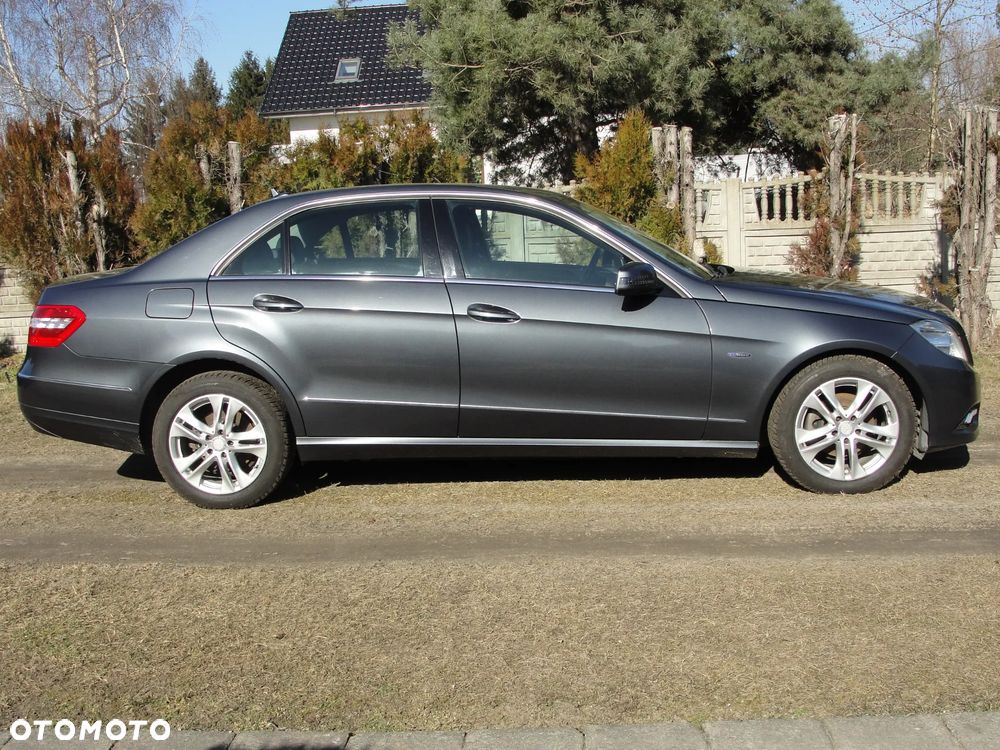 Mercedes-Benz Klasa E 220 CDI BlueEff Avantgarde - 4