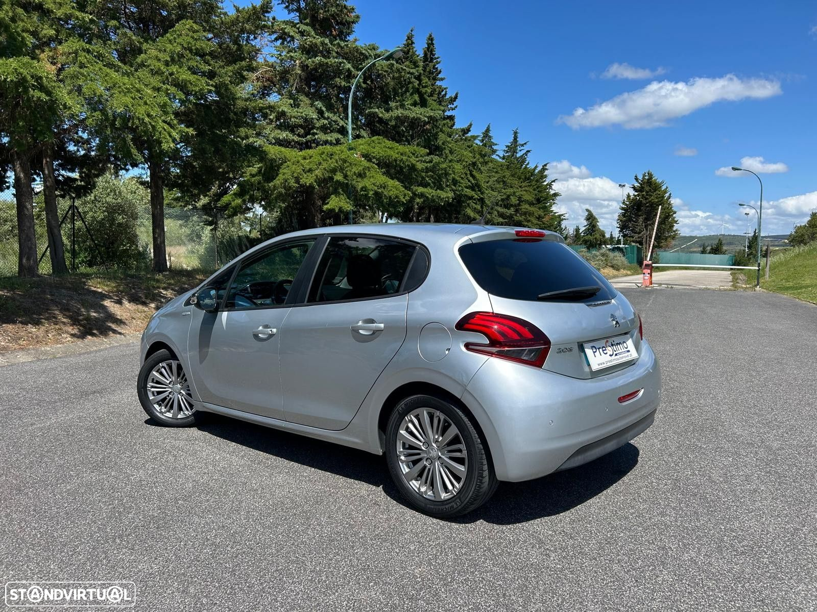Peugeot 208 1.2 PureTech Style - 21