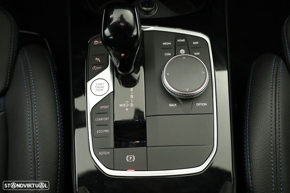 BMW 116 i Pack Desportivo M - 13