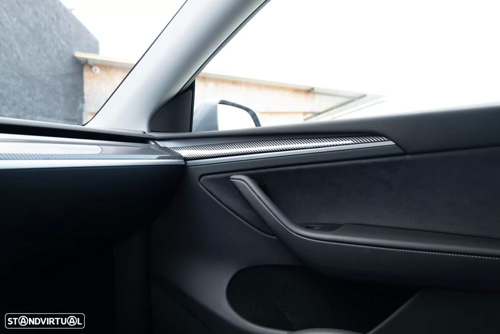 Tesla Model Y Performance Tração Integral - 27