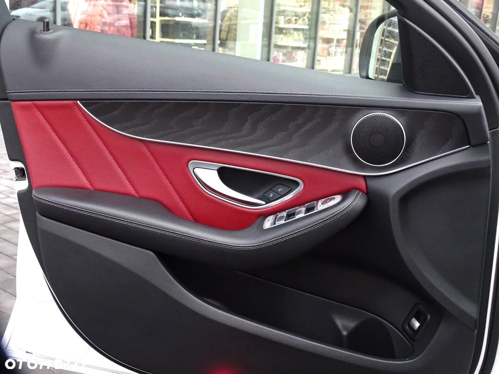 Mercedes-Benz Klasa C 200 7G-TRONIC AMG Line - 25