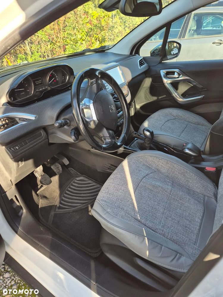 Peugeot 2008 - 10